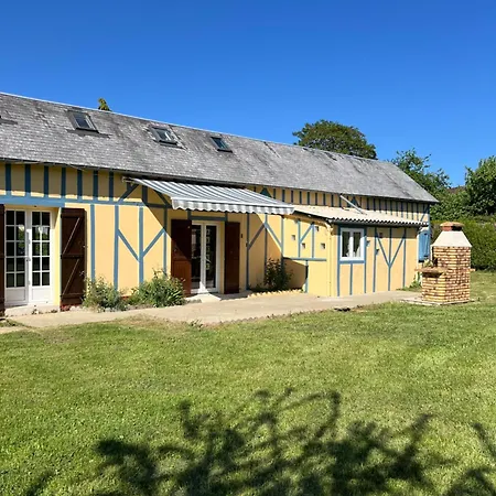 Holiday home Venez respirer l'air de la Campagne a 70 km de de l'Océan, Villers sur Mers , Deauville ..... Maison de 100 m² ,sur une parcelle de 2000 m² 3 chambres toutes refaites , 2 salles d'eau , 2 toilettes , cuisine équipées . tous refait a neuf *