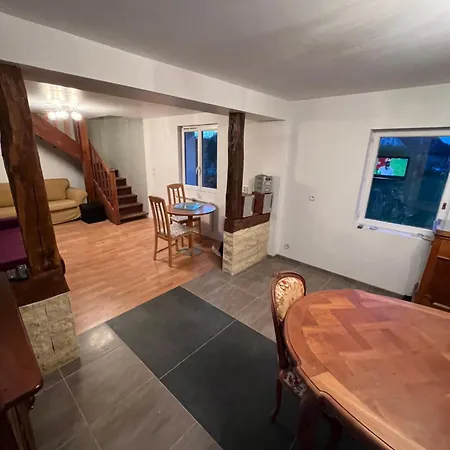 Holiday home Venez respirer l'air de la Campagne a 70 km de de l'Océan, Villers sur Mers , Deauville ..... Maison de 100 m² ,sur une parcelle de 2000 m² 3 chambres toutes refaites , 2 salles d'eau , 2 toilettes , cuisine équipées . tous refait a neuf *