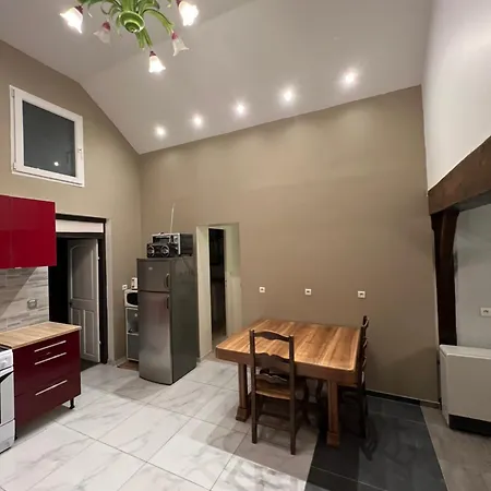 Venez Respirer L'air De La Campagne A 70 Km De De L'océan, Villers Sur Mers , Deauville ..... Maison De 100 M² ,sur Parcelle De 2000 M² 3 Toutes Refaites , 2 Salles D'eau , 2 Toilettes , Cuisine équipées . Tous Refait A Neuf * La Ferte-en-Ouche