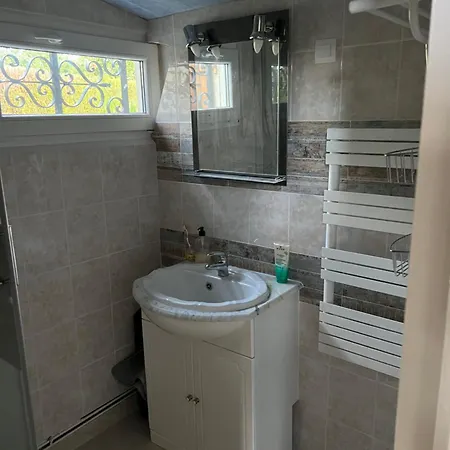 Venez Respirer L'air De La Campagne A 70 Km De De L'océan, Villers Sur Mers , Deauville ..... Maison De 100 M² ,sur Parcelle De 2000 M² 3 Toutes Refaites , 2 Salles D'eau , 2 Toilettes , Cuisine équipées . Tous Refait A Neuf *