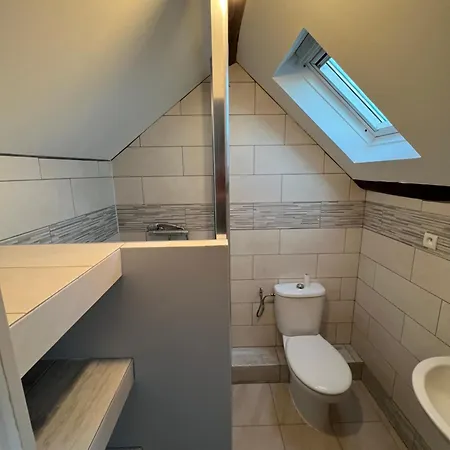 Venez respirer l'air de la Campagne a 70 km de de l'Océan, Villers sur Mers , Deauville ..... Maison de 100 m² ,sur une parcelle de 2000 m² 3 chambres toutes refaites , 2 salles d'eau , 2 toilettes , cuisine équipées . tous refait a neuf Holiday home La Ferte-en-Ouche