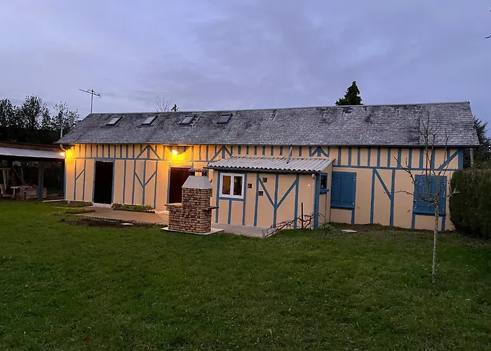 Nyaraló Venez Respirer L'air De La Campagne A 70 Km De De L'ocean, Villers Sur Mers , Deauville ..... Maison De 100 M² ,sur Parcelle De 2000 M² 3 Toutes Refaites , 2 Salles D'eau , 2 Toilettes , Cuisine Equipees . Tous Refait A Neuf La Ferte-en-Ouche