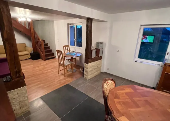 Nyaraló Venez Respirer L'air De La Campagne A 70 Km De De L'ocean, Villers Sur Mers , Deauville ..... Maison De 100 M² ,sur Parcelle De 2000 M² 3 Toutes Refaites , 2 Salles D'eau , 2 Toilettes , Cuisine Equipees . Tous Refait A Neuf *