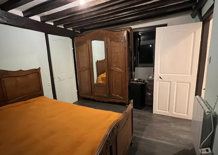 Nyaraló Venez Respirer L'air De La Campagne A 70 Km De De L'ocean, Villers Sur Mers , Deauville ..... Maison De 100 M² ,sur Parcelle De 2000 M² 3 Toutes Refaites , 2 Salles D'eau , 2 Toilettes , Cuisine Equipees . Tous Refait A Neuf La Ferte-en-Ouche