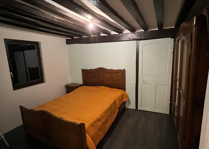 Venez Respirer L'air De La Campagne A 70 Km De De L'ocean, Villers Sur Mers , Deauville ..... Maison De 100 M² ,sur Parcelle De 2000 M² 3 Toutes Refaites , 2 Salles D'eau , 2 Toilettes , Cuisine Equipees . Tous Refait A Neuf Nyaraló La Ferte-en-Ouche