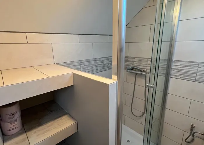 Nyaraló Venez Respirer L'air De La Campagne A 70 Km De De L'ocean, Villers Sur Mers , Deauville ..... Maison De 100 M² ,sur Parcelle De 2000 M² 3 Toutes Refaites , 2 Salles D'eau , 2 Toilettes , Cuisine Equipees . Tous Refait A Neuf *