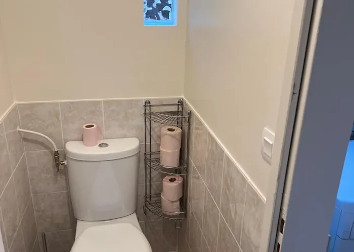 Nyaraló Venez Respirer L'air De La Campagne A 70 Km De De L'ocean, Villers Sur Mers , Deauville ..... Maison De 100 M² ,sur Parcelle De 2000 M² 3 Toutes Refaites , 2 Salles D'eau , 2 Toilettes , Cuisine Equipees . Tous Refait A Neuf